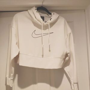 NIKE Women's White Therma Cropped Pullover Hoodie